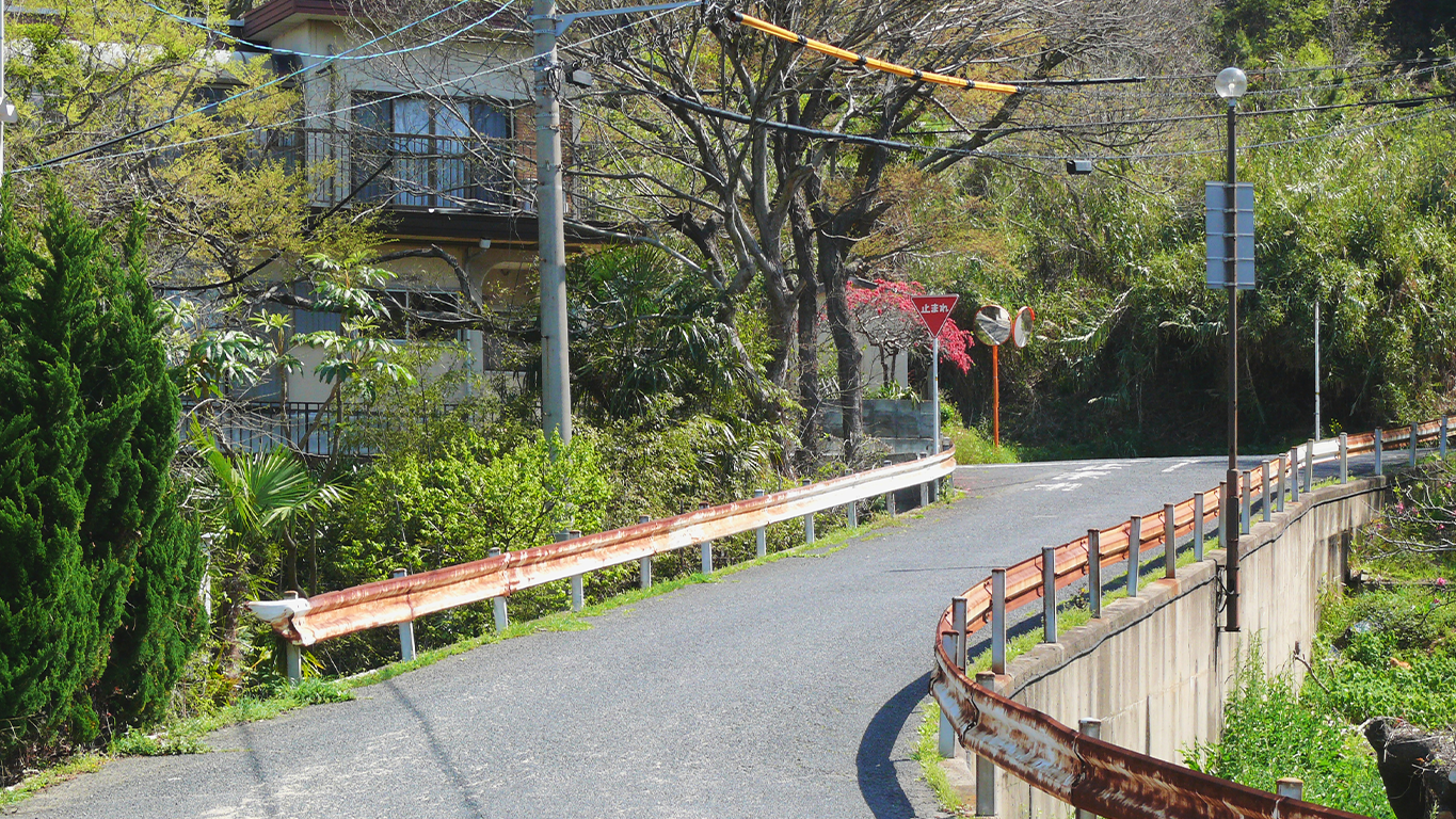 山間部で到着に時間がかかる様子